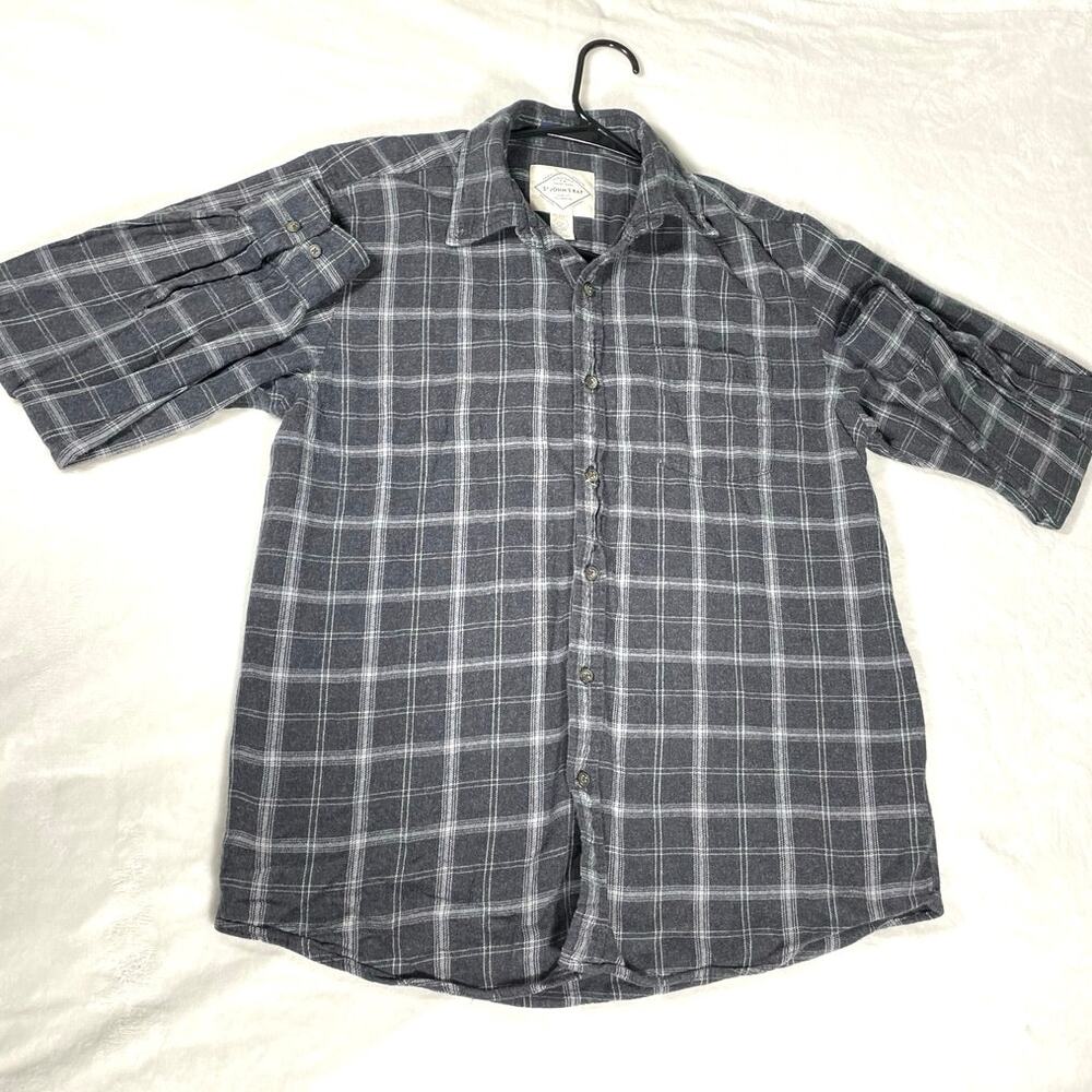 St. John’s Bay Gray Plaid Flannel Shirt Men’s M